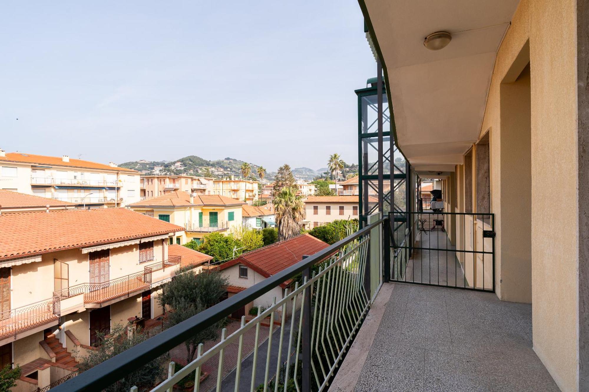 Casa Silvia - Central - Terrace - Wifi Bordighera Luaran gambar