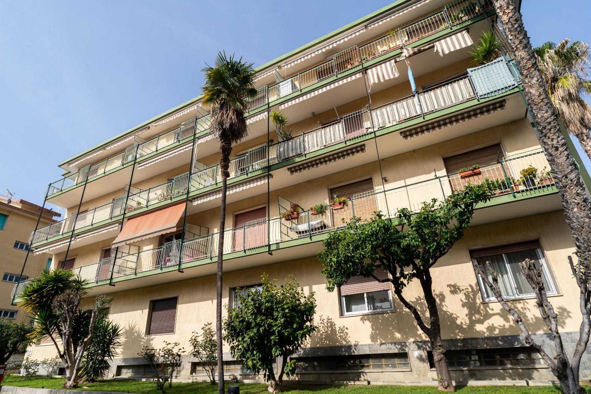 Casa Silvia - Central - Terrace - Wifi Bordighera Luaran gambar