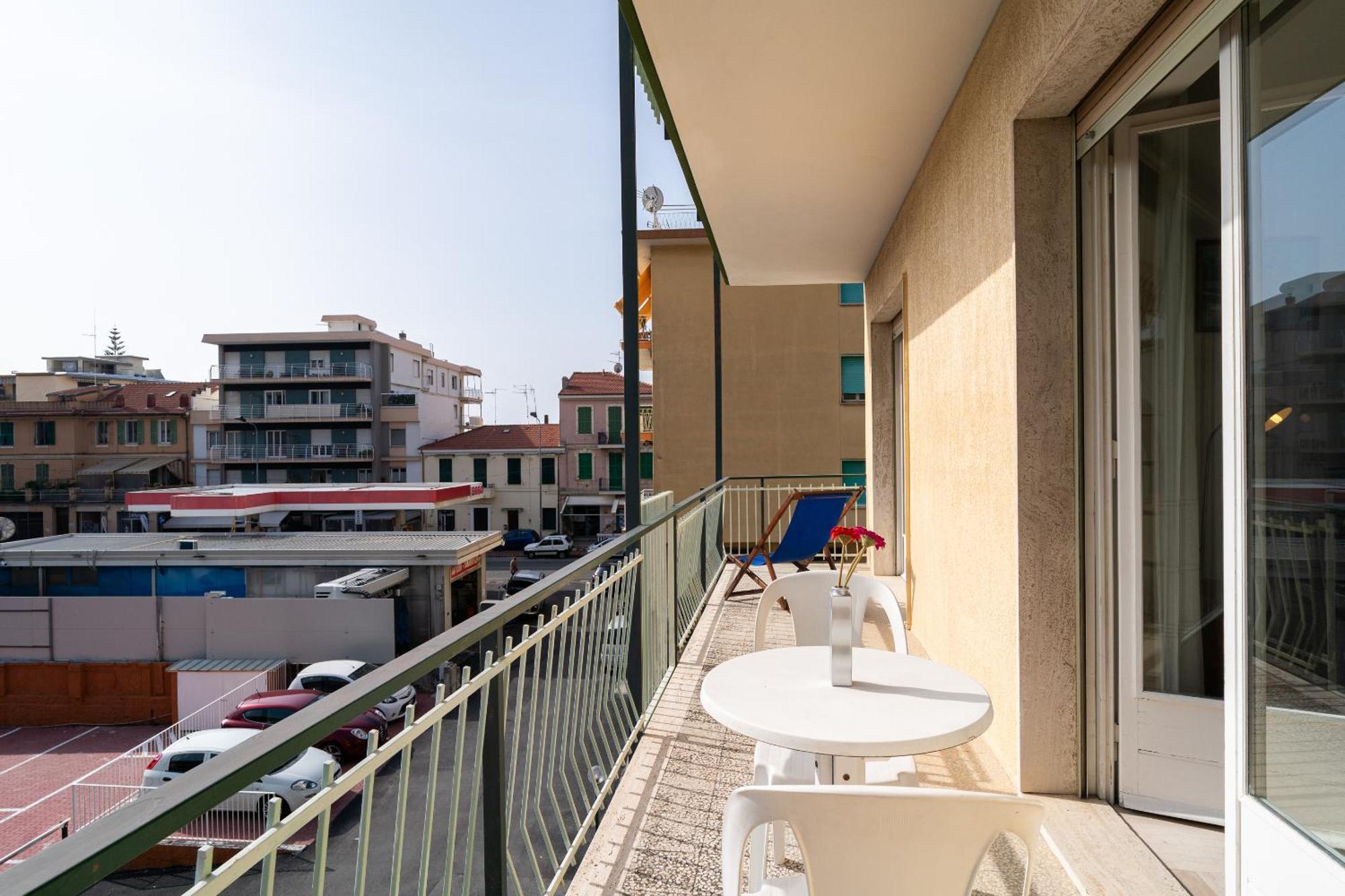 Casa Silvia - Central - Terrace - Wifi Bordighera Luaran gambar